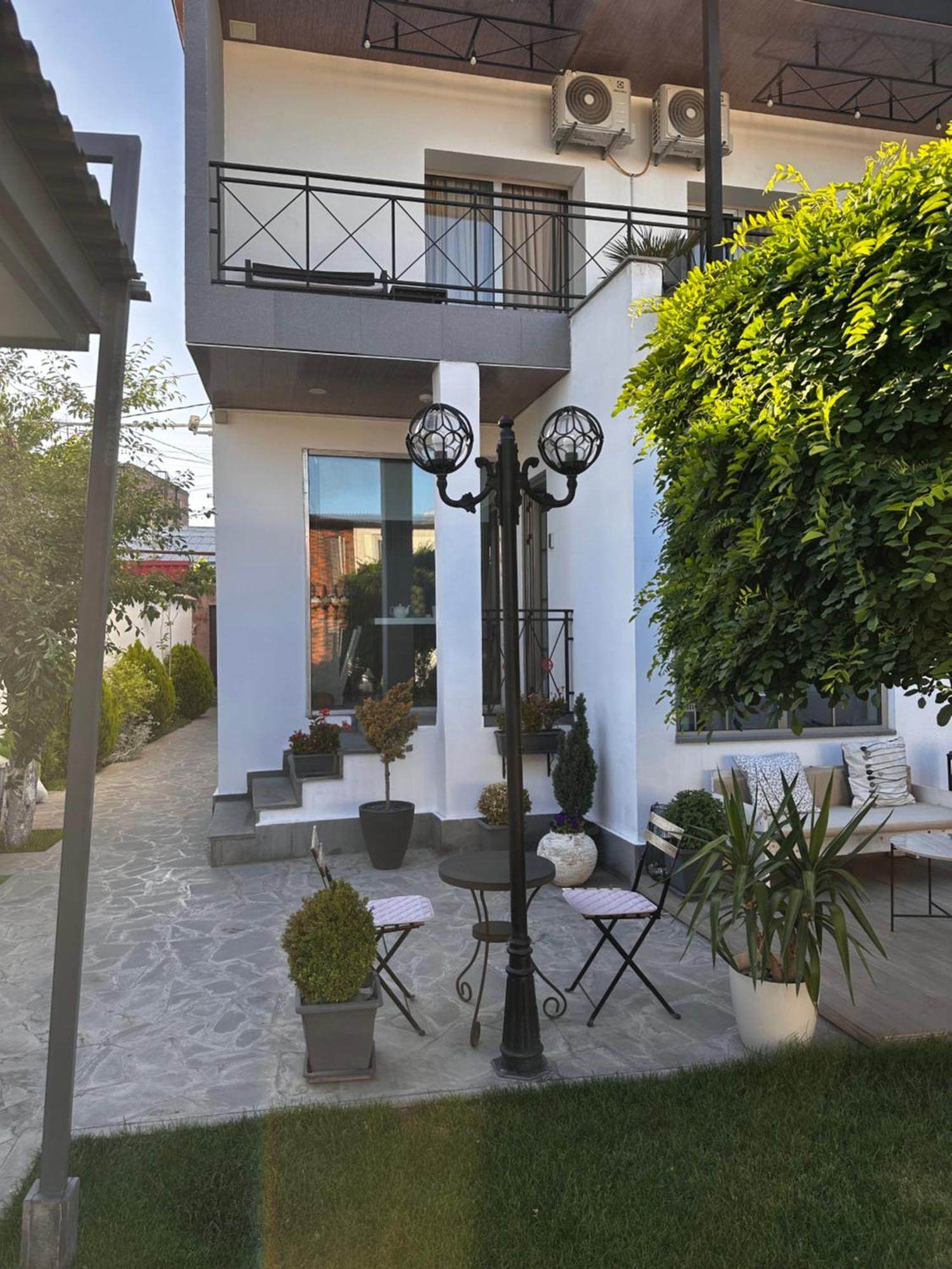 Garden Lounge Hotel Yerevan Exterior photo