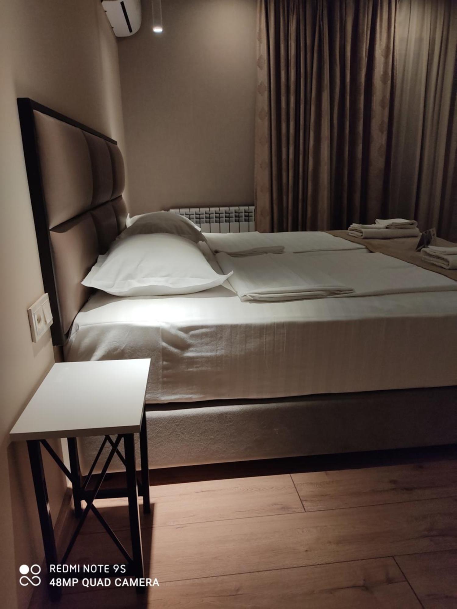 Garden Lounge Hotel Yerevan Room photo